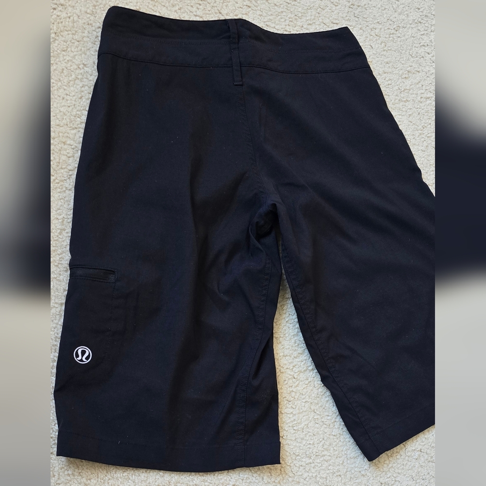 Lululemon Black Long Athletic Hiking Walking Shorts Womens Size 6